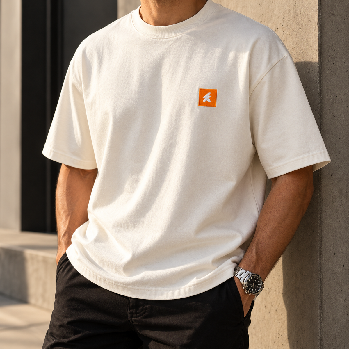 Camiseta Oversized KRAVA Essential Off White | Algodão Premium + Logo Bordada