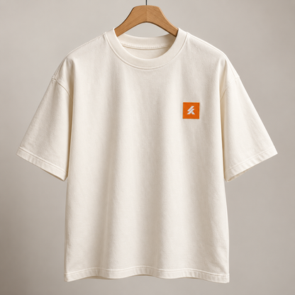 Camiseta Oversized KRAVA Essential Off White | Algodão Premium + Logo Bordada