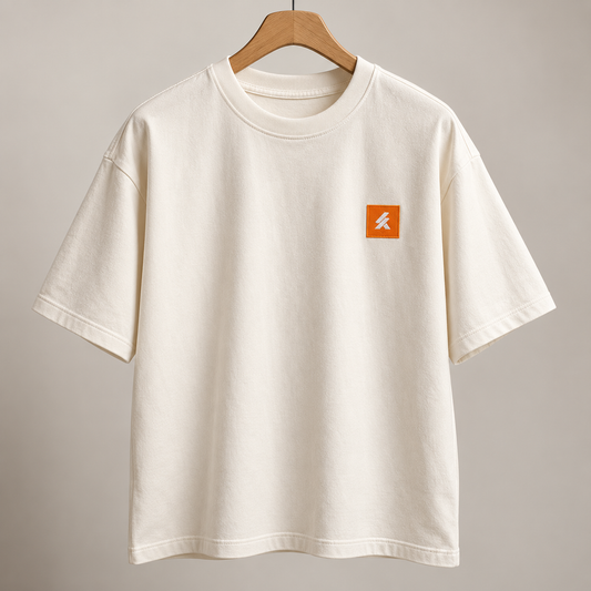 Camiseta Oversized KRAVA Essential Off White | Algodão Premium + Logo Bordada