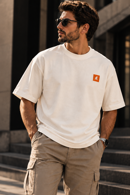 Camiseta Oversized KRAVA Essential Off White | Algodão Premium + Logo Bordada