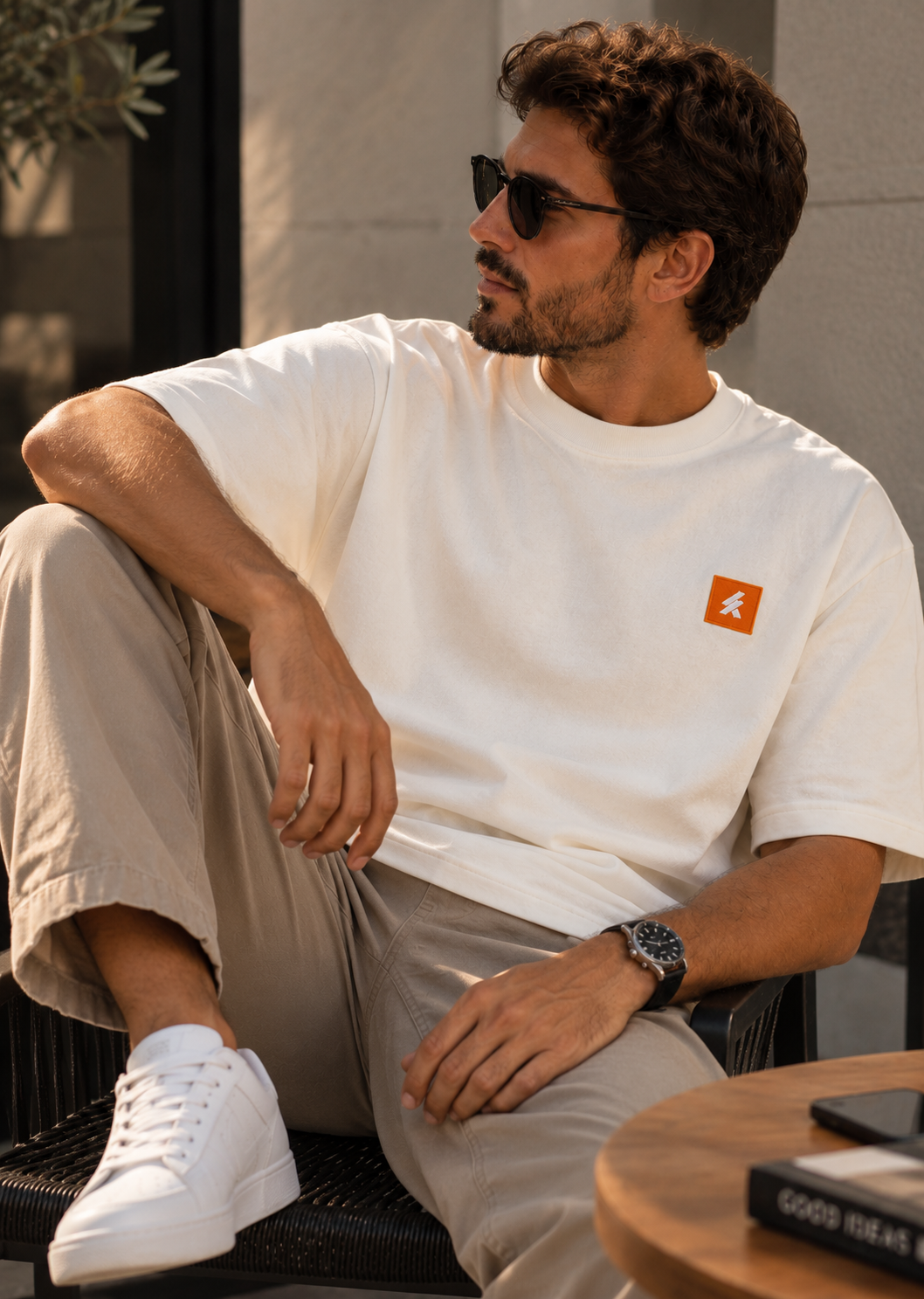 Camiseta Oversized KRAVA Essential Off White | Algodão Premium + Logo Bordada